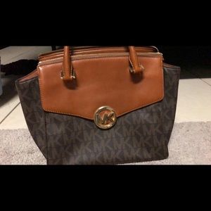 Micheal Kors purse